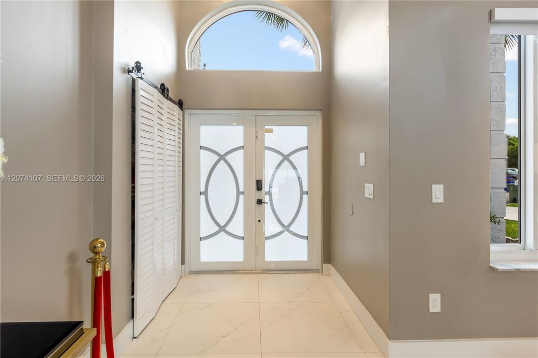 For Sale: $980,000 (4 beds, 2 baths, 2880 Square Feet)