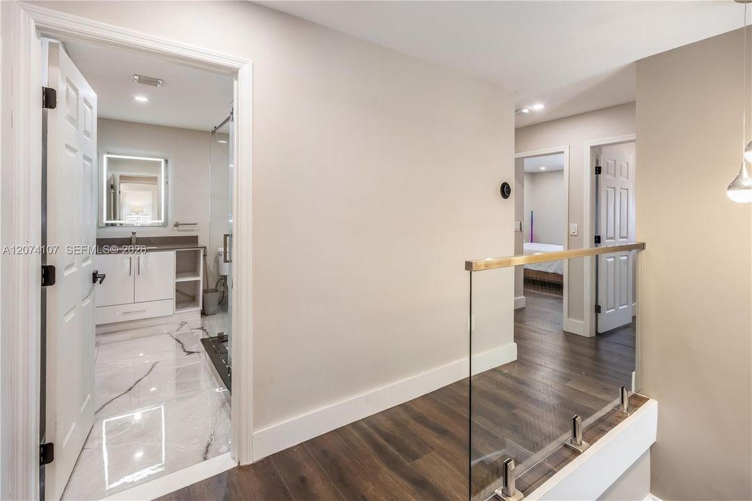 For Sale: $980,000 (4 beds, 2 baths, 2880 Square Feet)