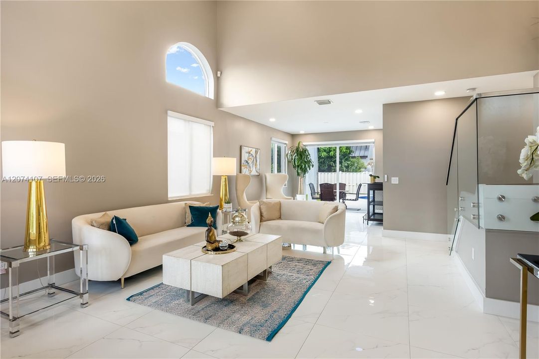 For Sale: $980,000 (4 beds, 2 baths, 2880 Square Feet)