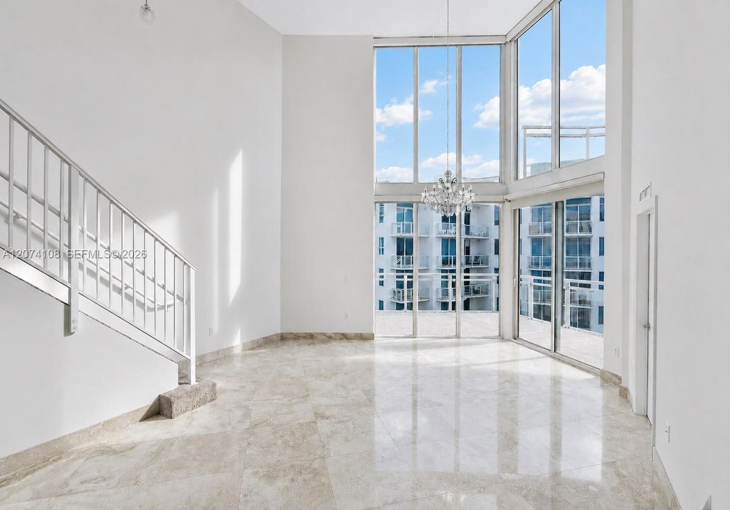 20' ceilings