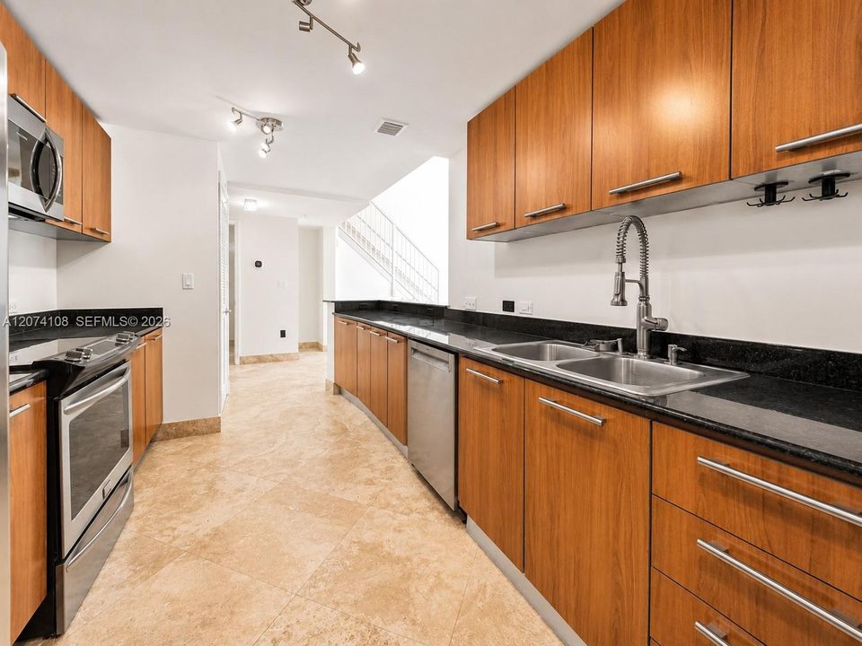 For Rent: $4,000 (2 beds, 2 baths, 1504 Square Feet)