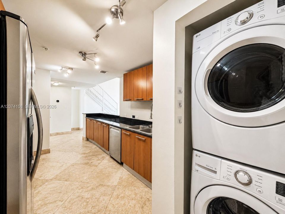 For Rent: $4,000 (2 beds, 2 baths, 1504 Square Feet)