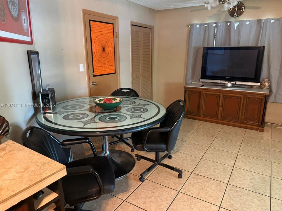 For Sale: $479,000 (3 beds, 2 baths, 1843 Square Feet)