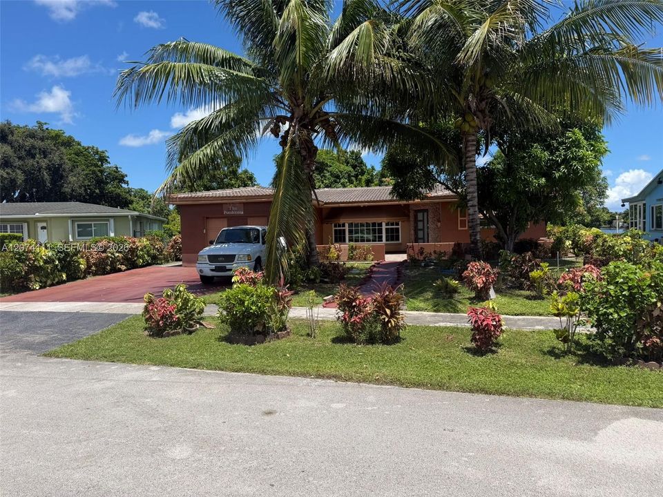 For Sale: $479,000 (3 beds, 2 baths, 1843 Square Feet)