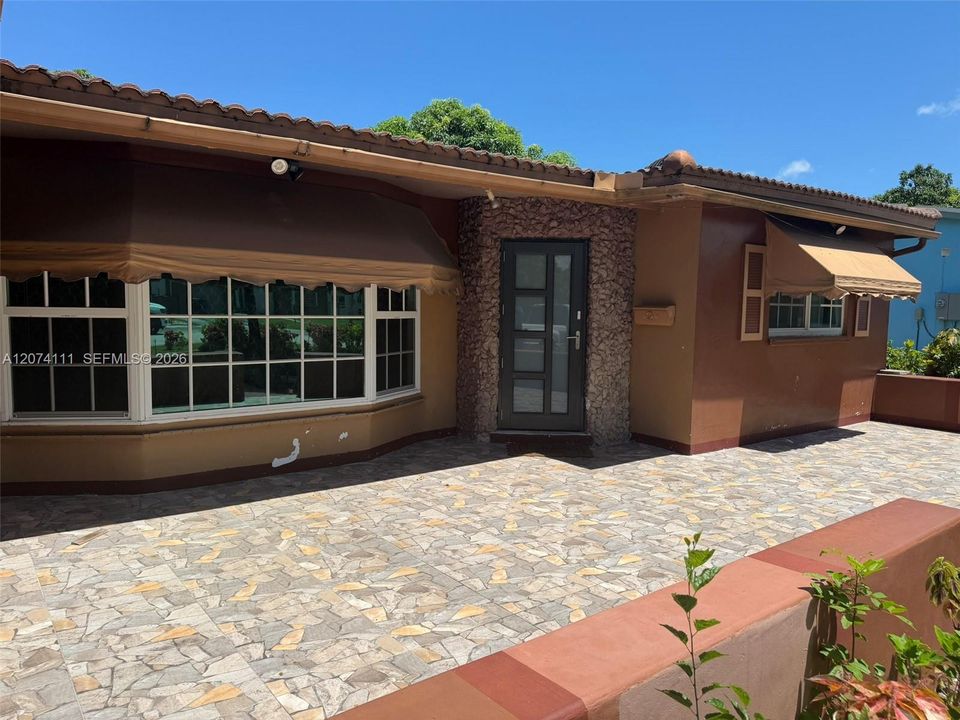 For Sale: $479,000 (3 beds, 2 baths, 1843 Square Feet)