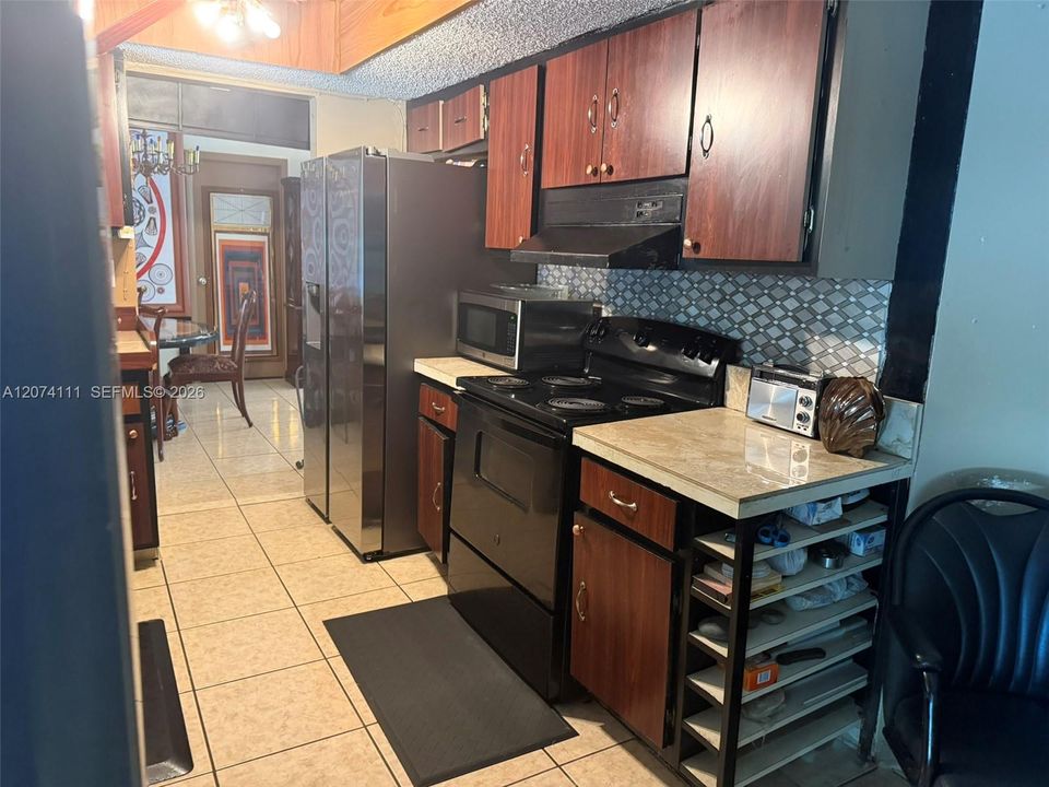 For Sale: $479,000 (3 beds, 2 baths, 1843 Square Feet)