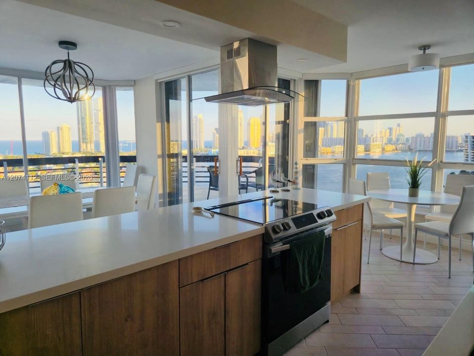 For Rent: $6,900 (3 beds, 3 baths, 1694 Square Feet)