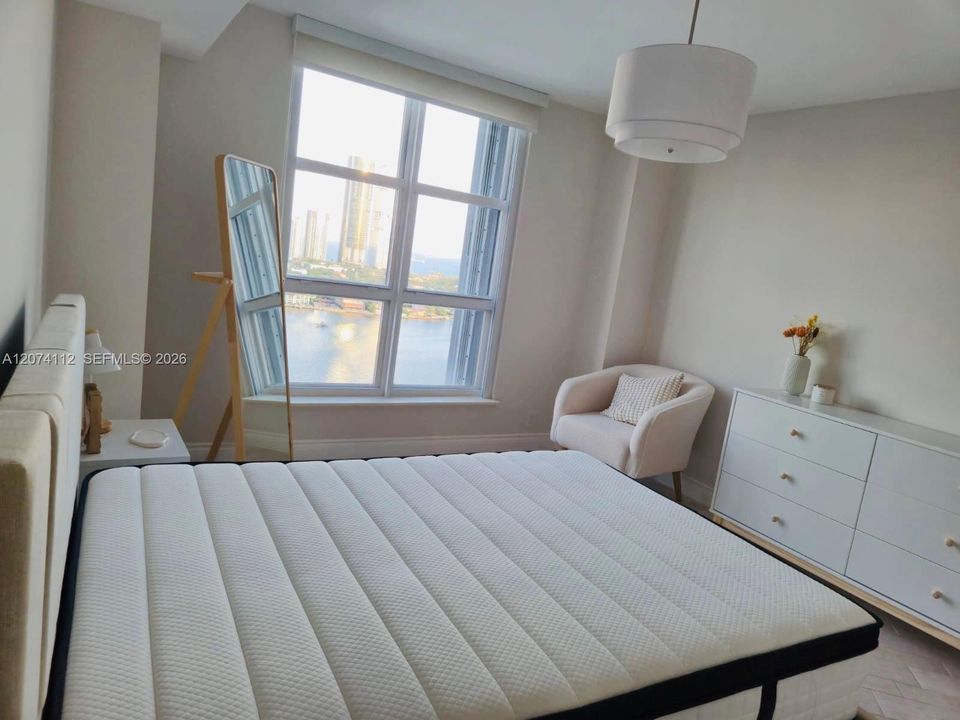 For Rent: $6,900 (3 beds, 3 baths, 1694 Square Feet)