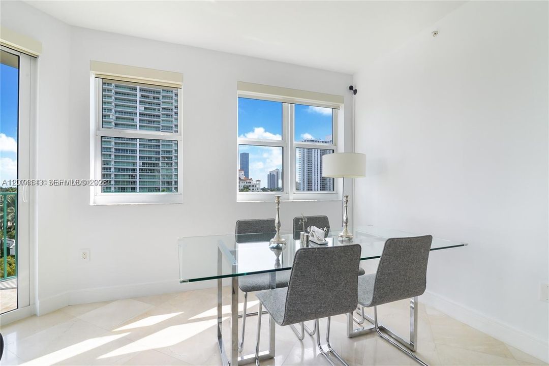 For Sale: $743,000 (3 beds, 3 baths, 1600 Square Feet)