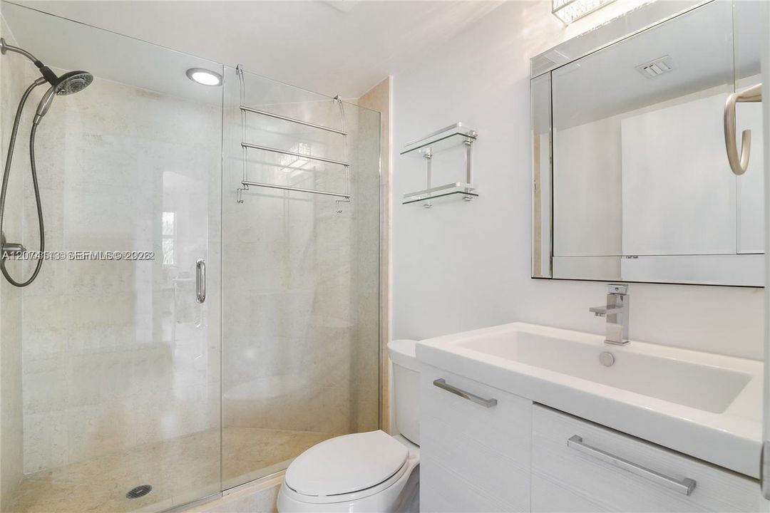 For Sale: $743,000 (3 beds, 3 baths, 1600 Square Feet)