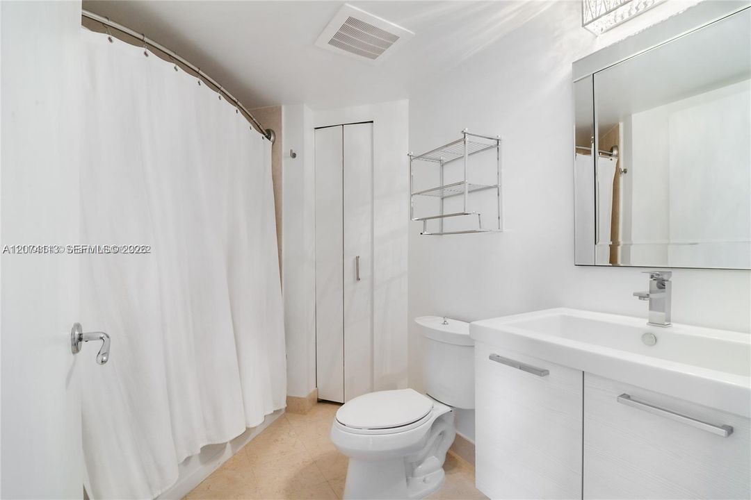For Sale: $743,000 (3 beds, 3 baths, 1600 Square Feet)