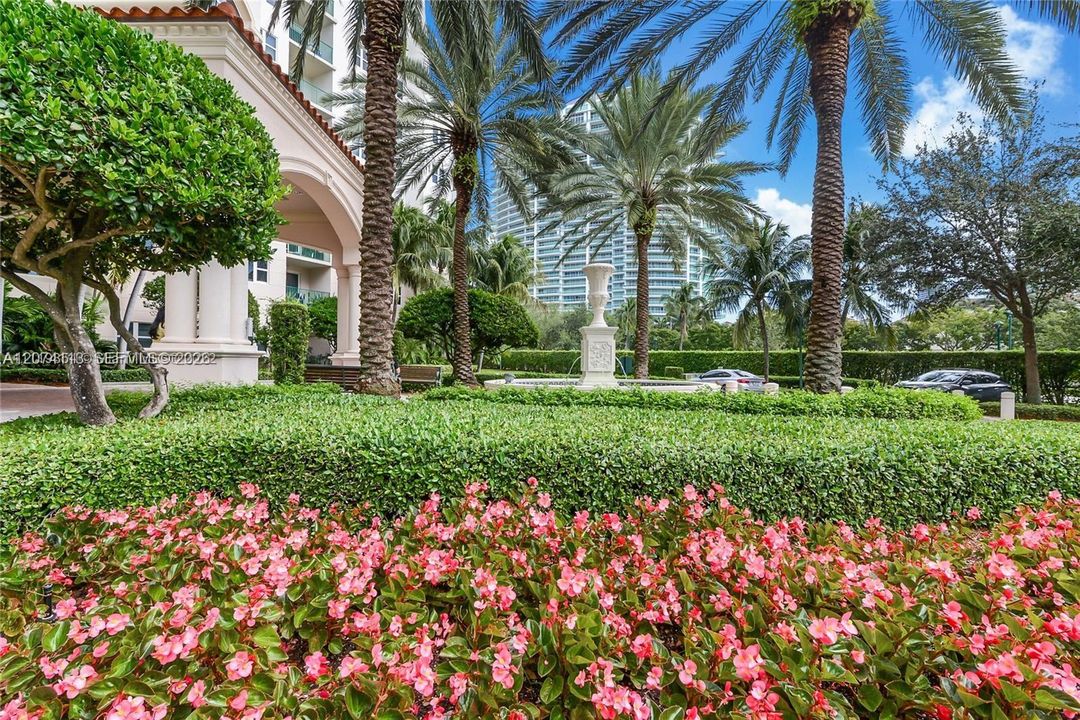 For Sale: $743,000 (3 beds, 3 baths, 1600 Square Feet)