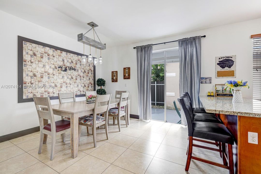 Недавно арендовано: $3,500 (3 спален, 2 ванн, 1575 Квадратных фут)