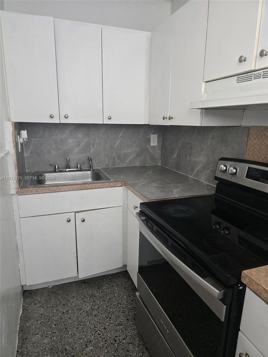 For Rent: $1,650 (1 beds, 1 baths, 3130 Square Feet)