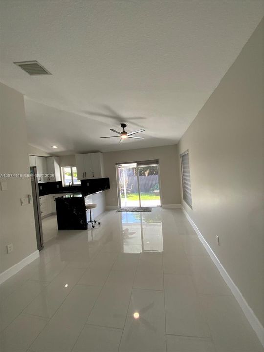 For Rent: $3,000 (3 beds, 1 baths, 1620 Square Feet)