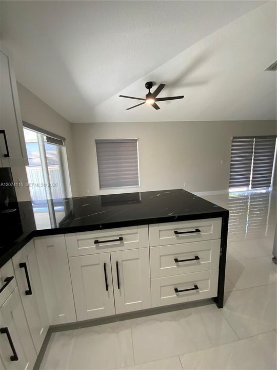 For Rent: $3,000 (3 beds, 1 baths, 1620 Square Feet)