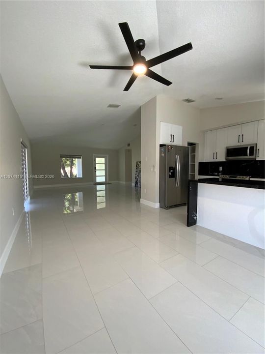For Rent: $3,000 (3 beds, 1 baths, 1620 Square Feet)