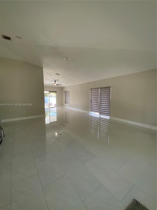 For Rent: $3,000 (3 beds, 1 baths, 1620 Square Feet)