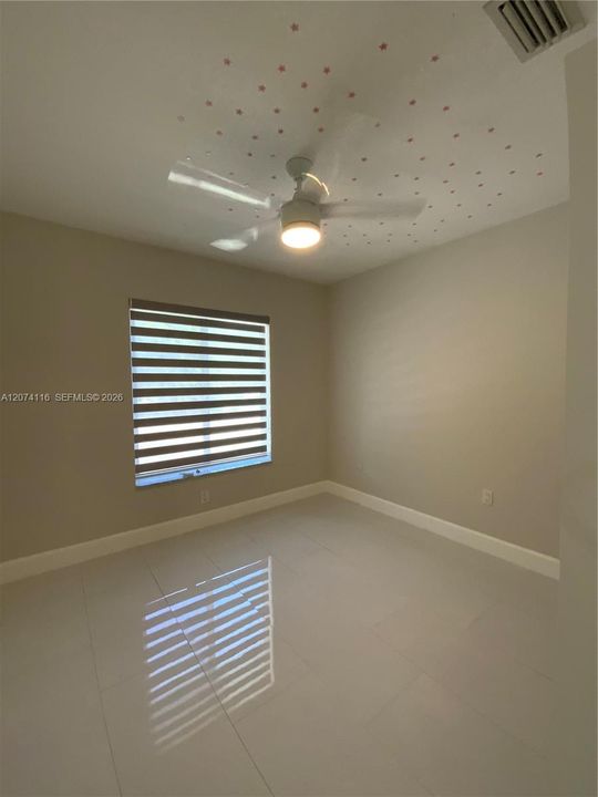 For Rent: $3,000 (3 beds, 1 baths, 1620 Square Feet)