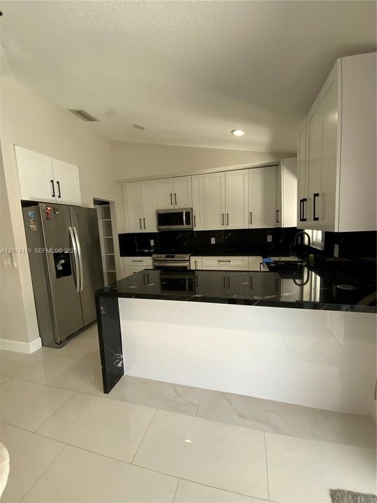 For Rent: $3,000 (3 beds, 1 baths, 1620 Square Feet)