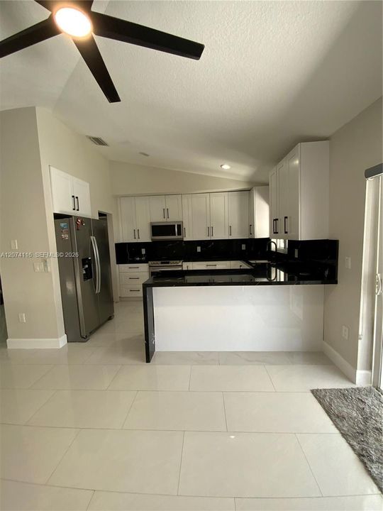 For Rent: $3,000 (3 beds, 1 baths, 1620 Square Feet)