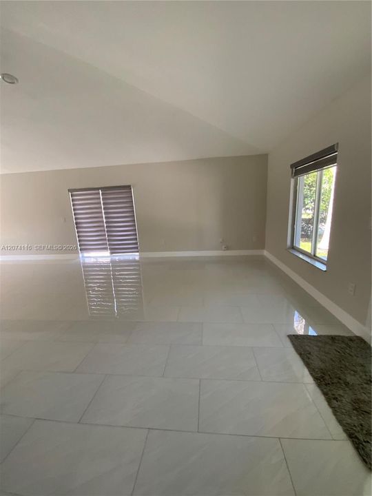 For Rent: $3,000 (3 beds, 1 baths, 1620 Square Feet)