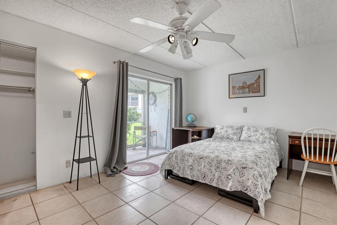 400 Village Green W #117 (12)