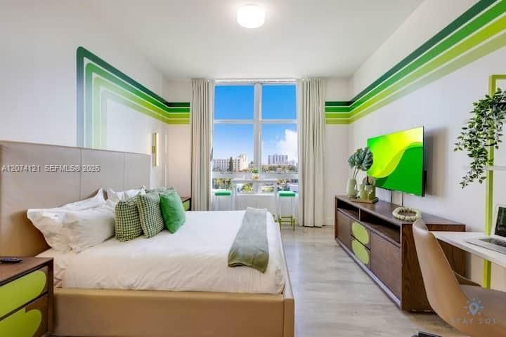 For Sale: $288,000 (1 beds, 1 baths, 366 Square Feet)