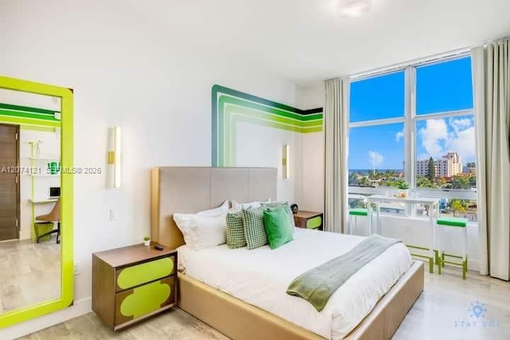 For Sale: $288,000 (1 beds, 1 baths, 366 Square Feet)