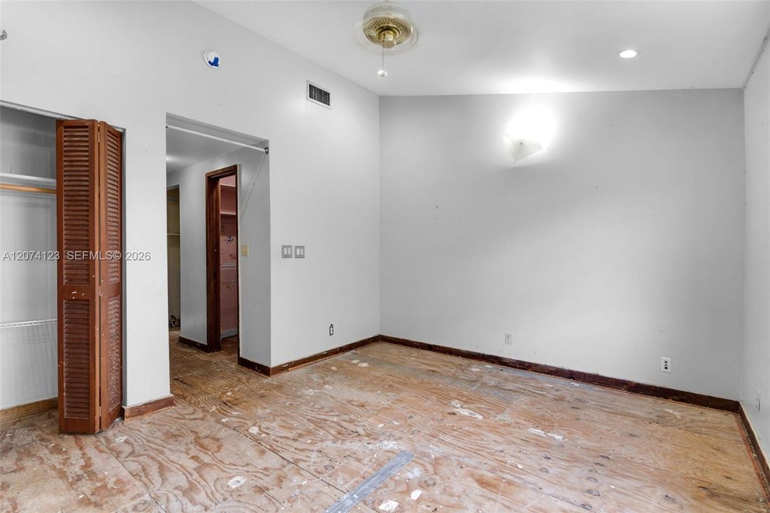 На продажу: $250,000 (2 спален, 2 ванн, 1290 Квадратных фут)