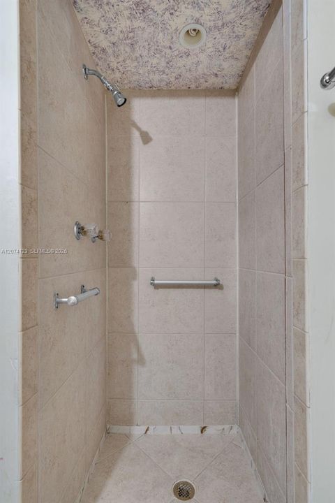 На продажу: $250,000 (2 спален, 2 ванн, 1290 Квадратных фут)