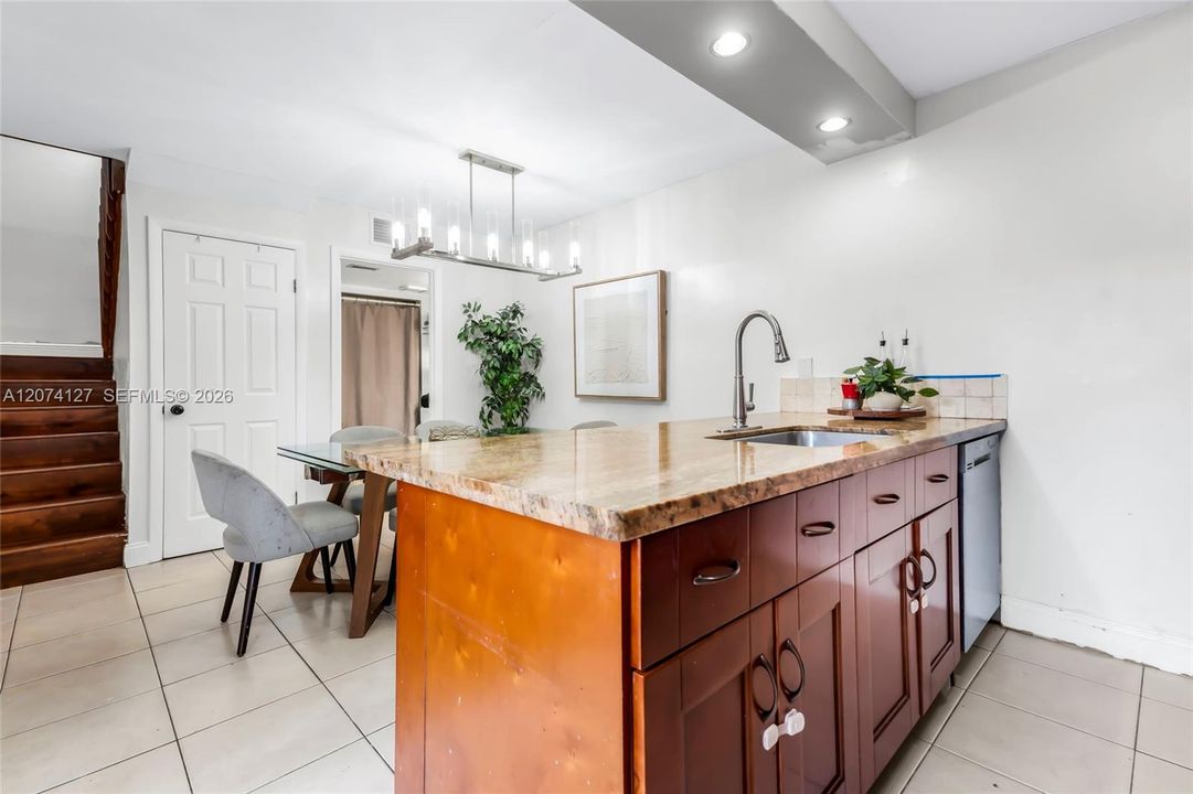 For Rent: $3,050 (3 beds, 2 baths, 1654 Square Feet)