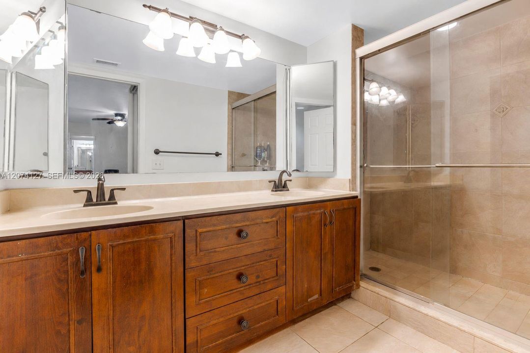 For Rent: $3,050 (3 beds, 2 baths, 1654 Square Feet)