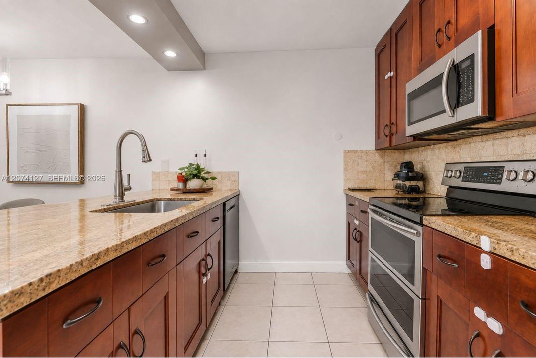 For Rent: $3,050 (3 beds, 2 baths, 1654 Square Feet)