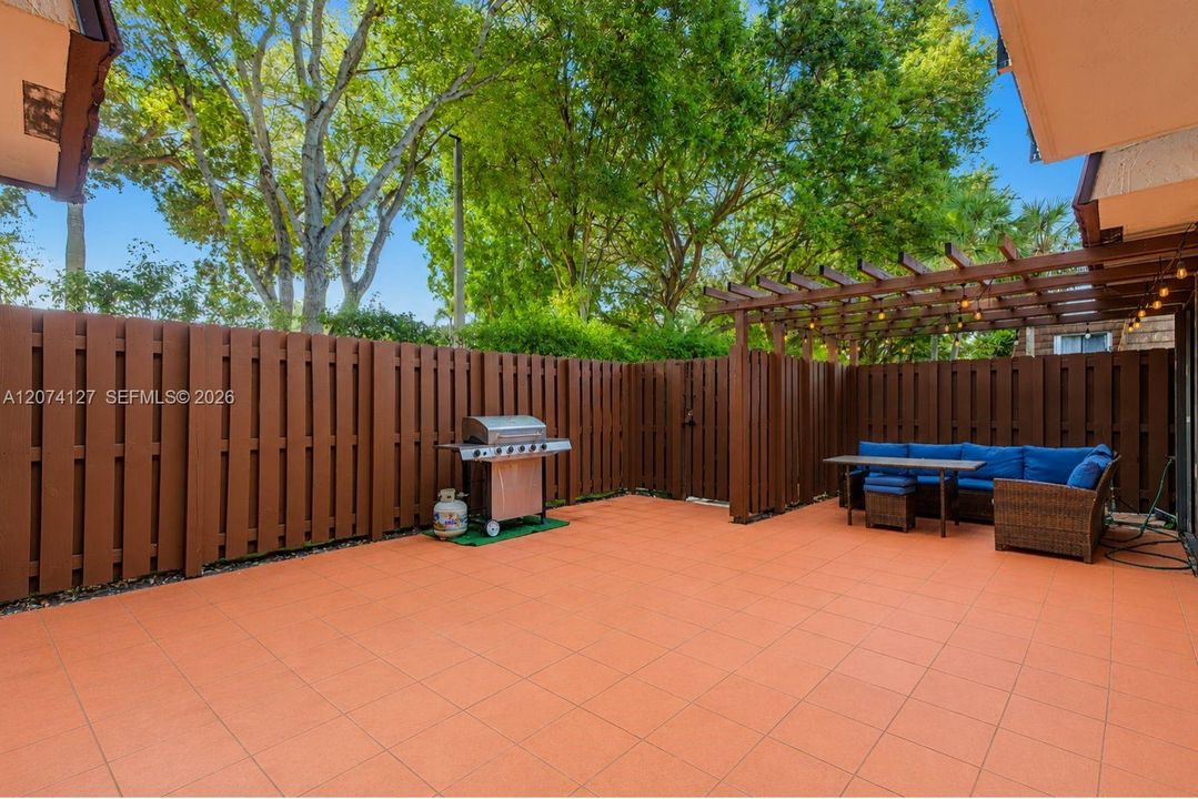 For Rent: $3,050 (3 beds, 2 baths, 1654 Square Feet)