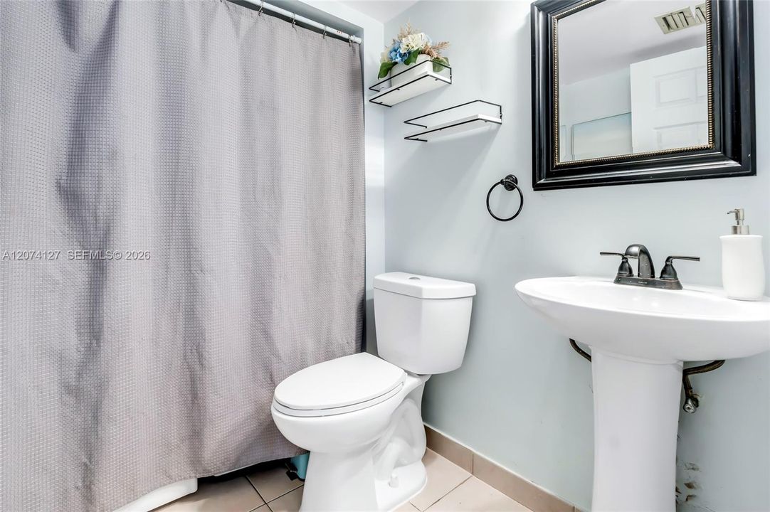 For Rent: $3,050 (3 beds, 2 baths, 1654 Square Feet)