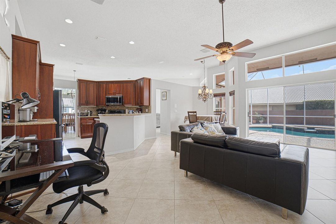 Livingroom-Kitchen