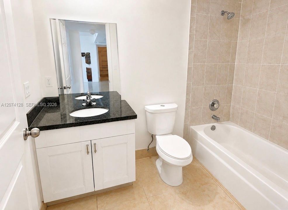 En Venta: $330,000 (2 camas, 2 baños, 1000 Pies cuadrados)