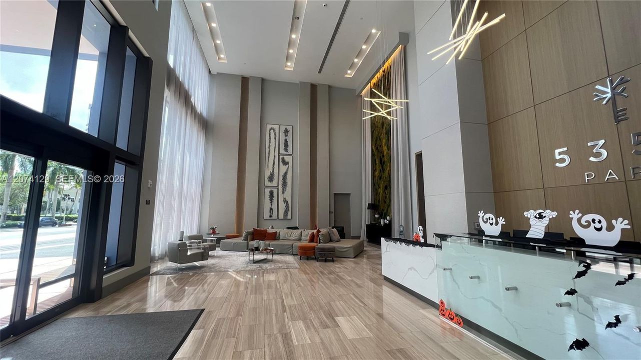 For Sale: $615,000 (2 beds, 2 baths, 1032 Square Feet)