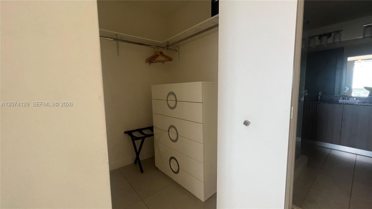 For Sale: $615,000 (2 beds, 2 baths, 1032 Square Feet)