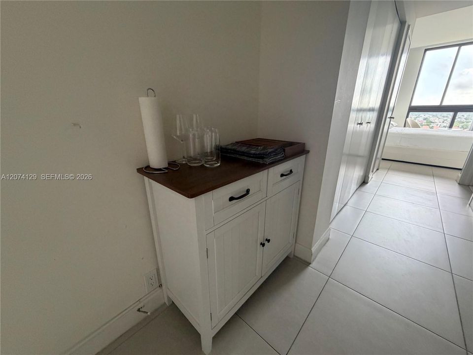 For Sale: $615,000 (2 beds, 2 baths, 1032 Square Feet)