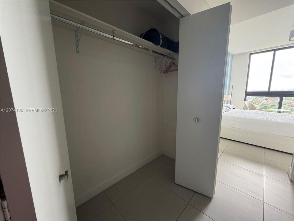 For Sale: $615,000 (2 beds, 2 baths, 1032 Square Feet)