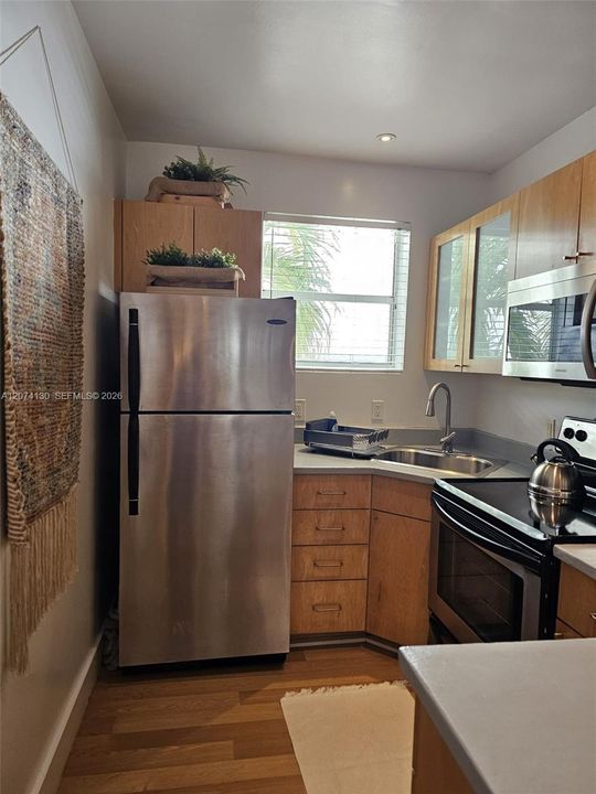 For Sale: $325,000 (0 beds, 1 baths, 399 Square Feet)