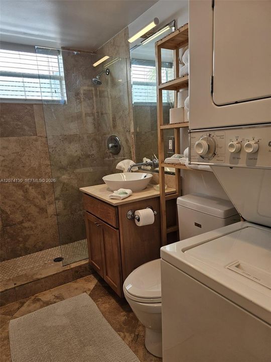 For Sale: $325,000 (0 beds, 1 baths, 399 Square Feet)