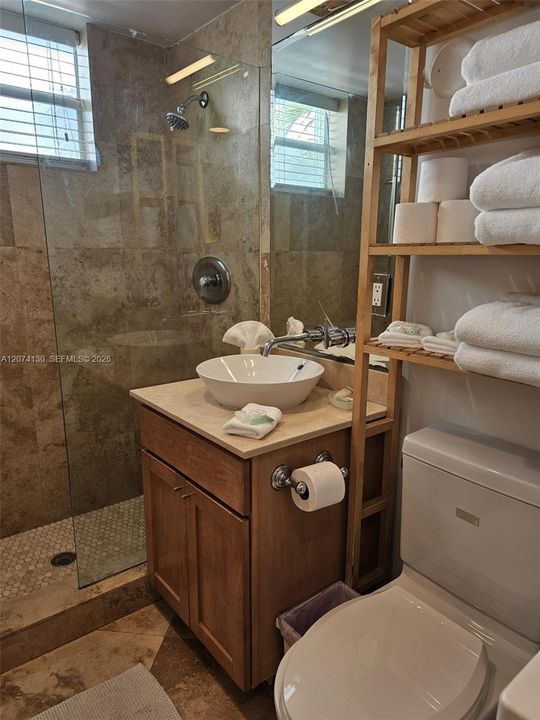 For Sale: $325,000 (0 beds, 1 baths, 399 Square Feet)