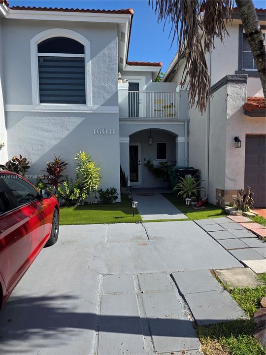 For Sale: $550,000 (3 beds, 2 baths, 1790 Square Feet)