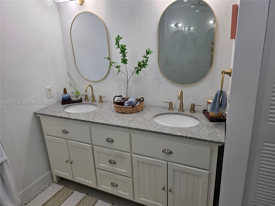 For Sale: $550,000 (3 beds, 2 baths, 1790 Square Feet)