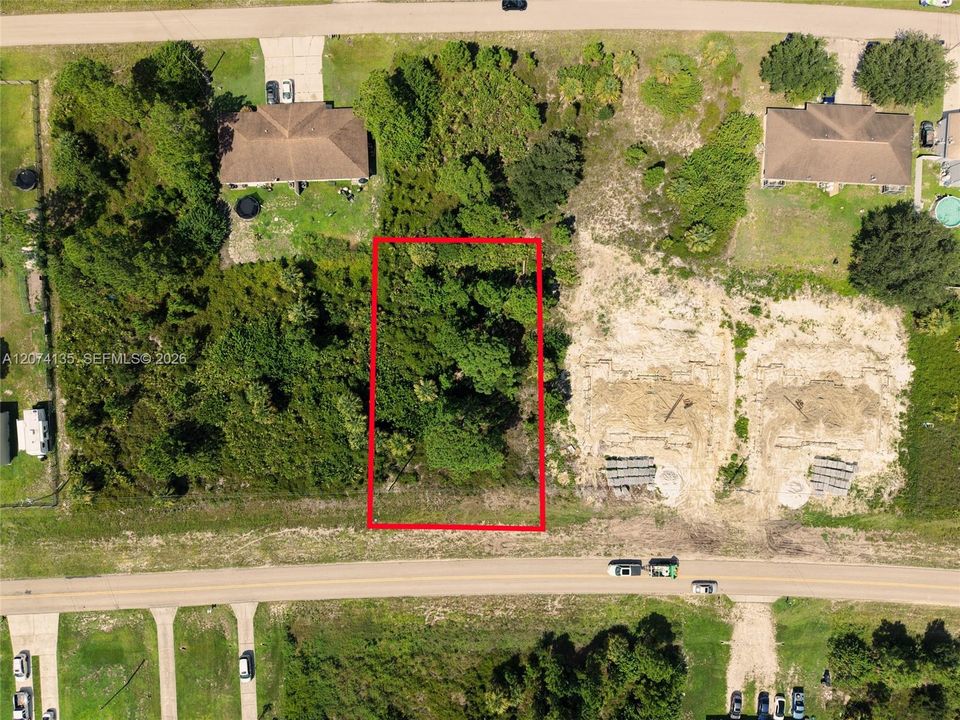 На продажу: $48,000 (0.30 acres)