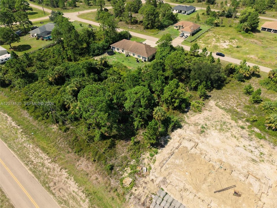 На продажу: $48,000 (0.30 acres)