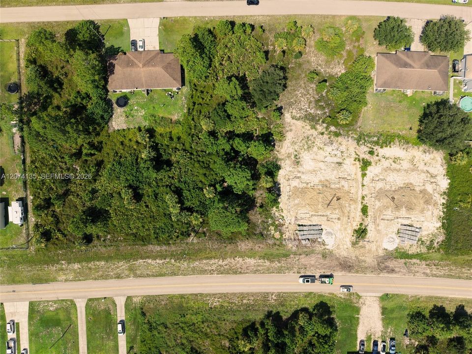На продажу: $48,000 (0.30 acres)
